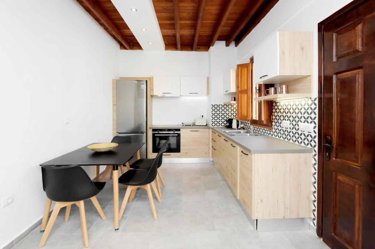 Pera Houses 2-Bedroom In The Center Of Lindos Exterior photo
